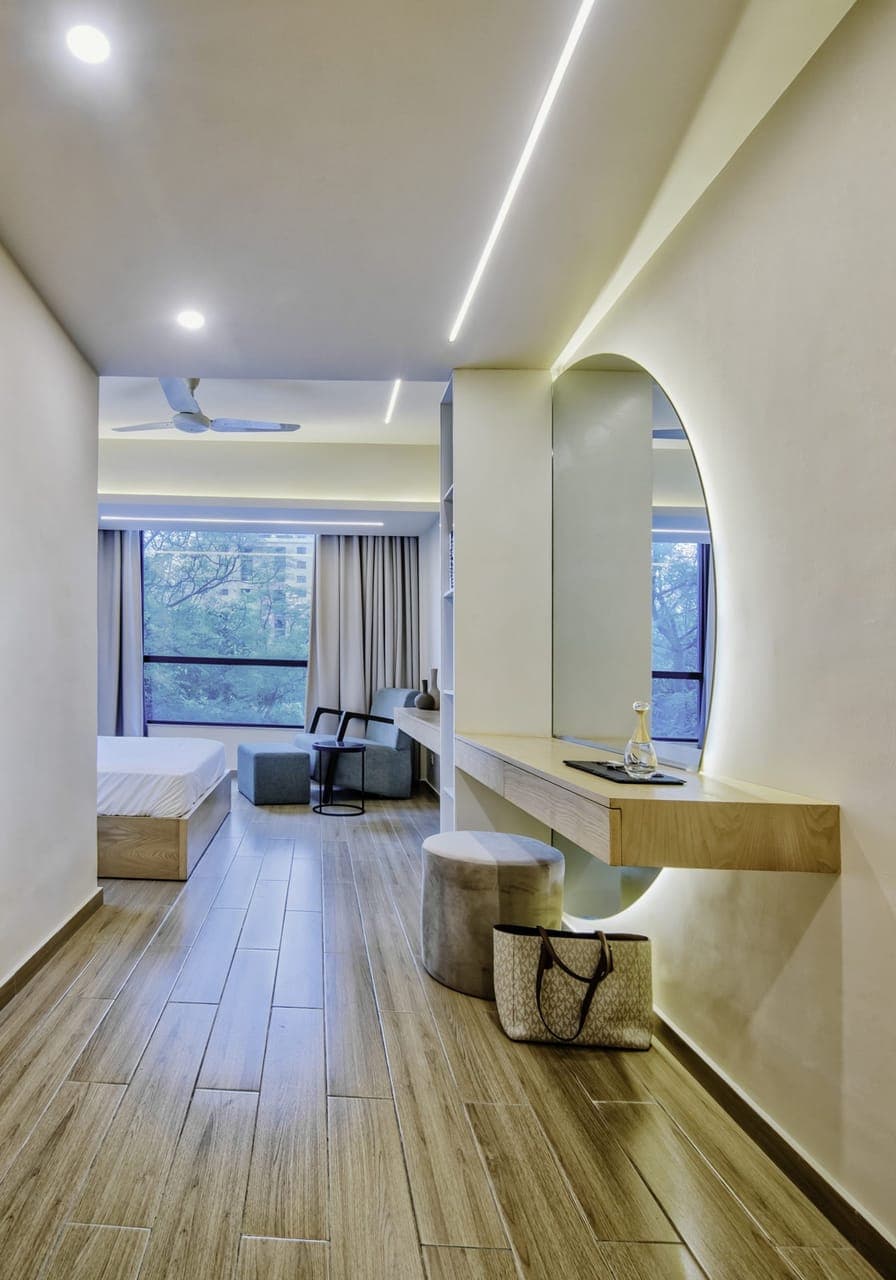 Standard Deluxe Room — Image 2