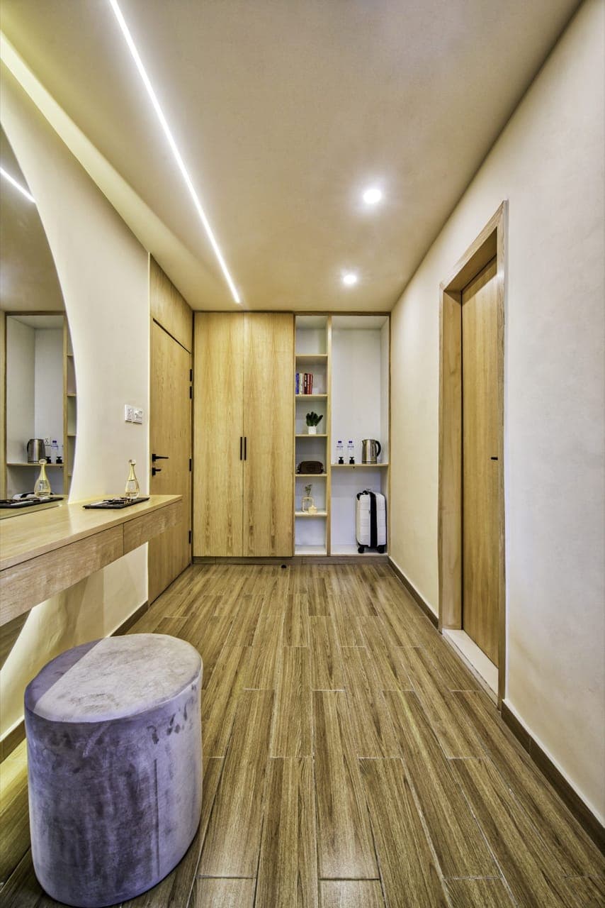 Standard Deluxe Room — Image 7