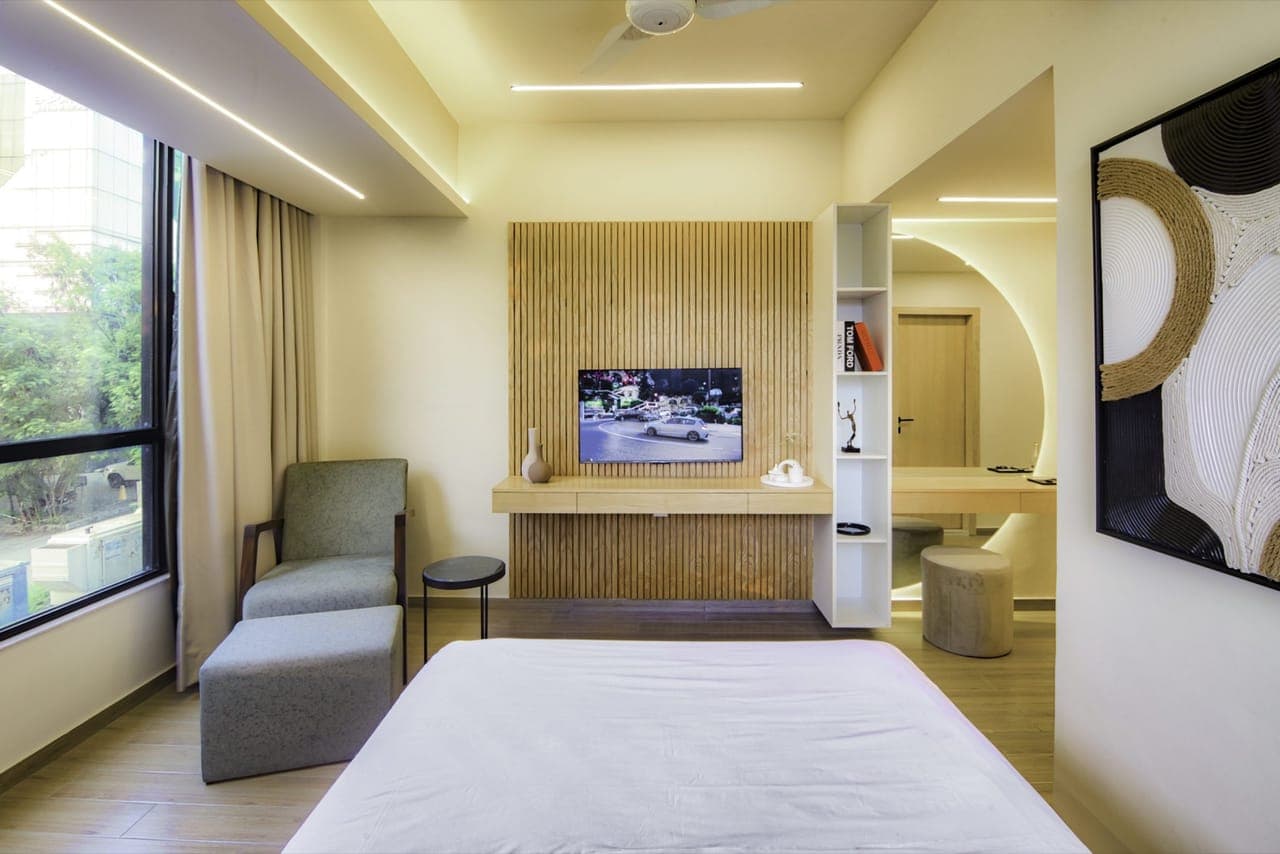 Standard Deluxe Room — Image 6