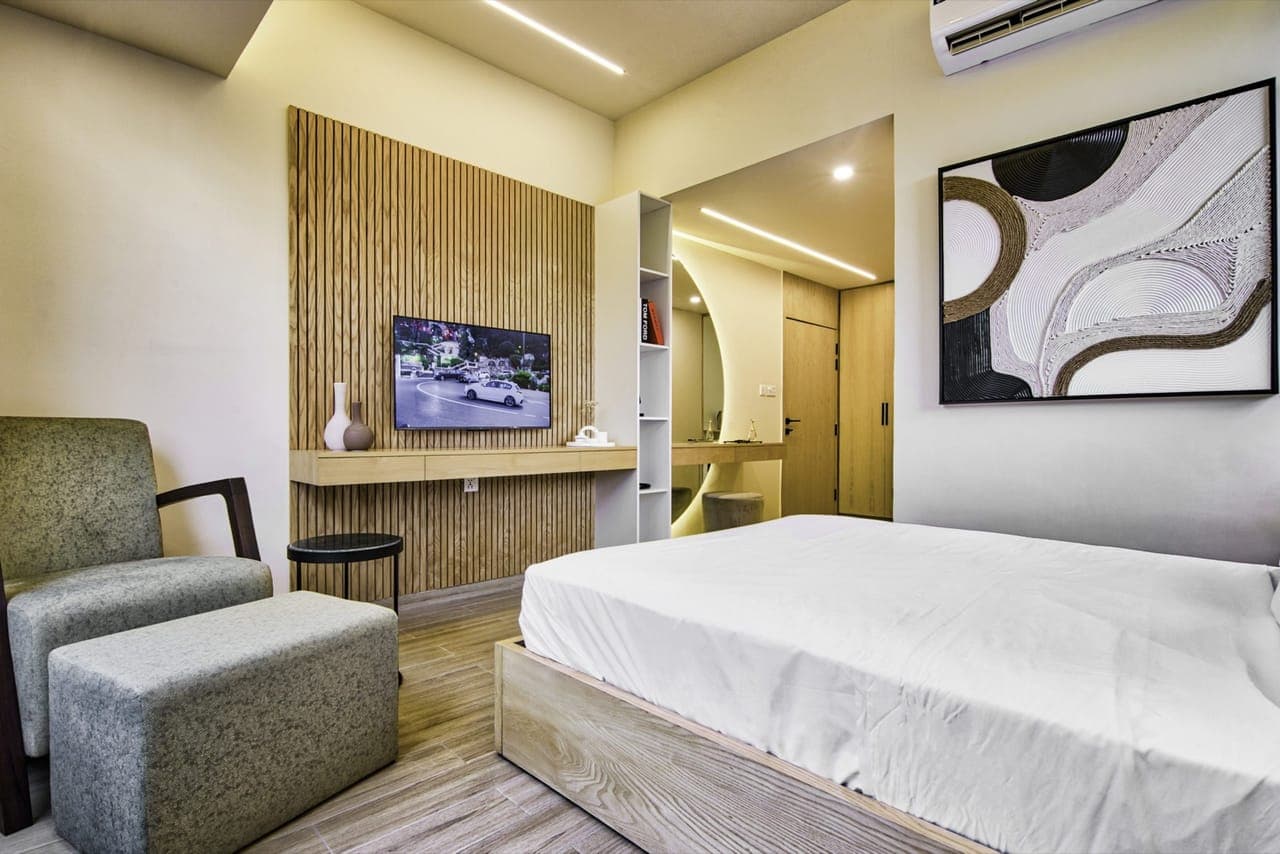 Standard Deluxe Room — Image 5